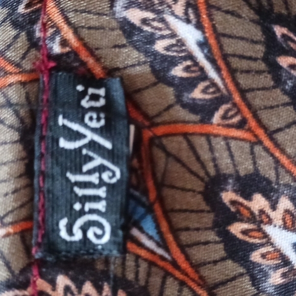 Silly Yeti RUFFLED WRAP AROUND DRESS - Picture 7 of 8